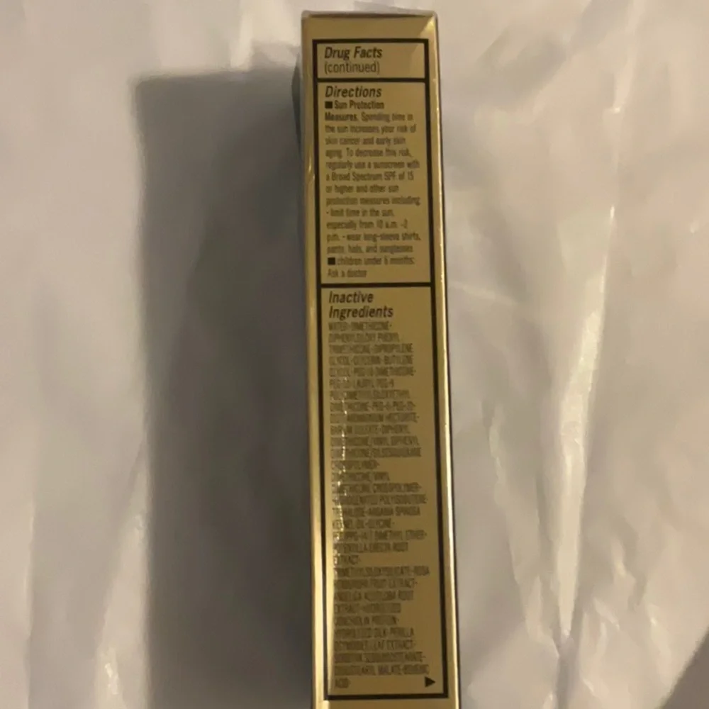 Cle de peau beaute radiant cream foundation 090 very deep ocher